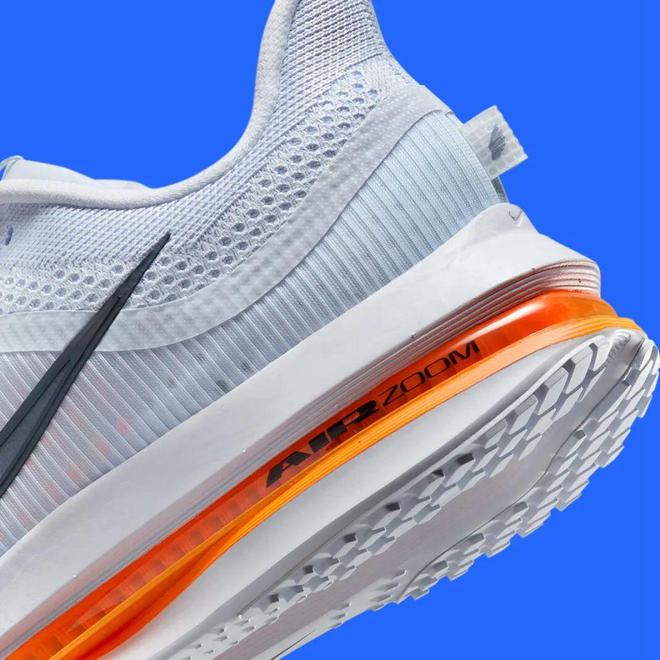 这双Nike跑鞋把能给的都给足了qmh球盟会亚博网址配置诱人！(图3)