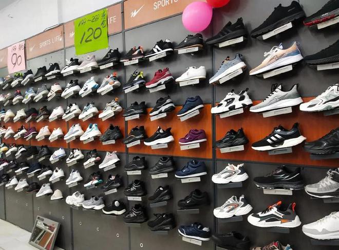 运动品牌如今却跌落神坛看谁还在乱跟风球盟会入口登录曾红极一时的5个国产(图19)