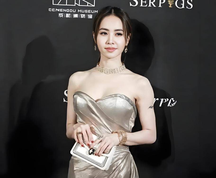 我相信你至少穿过三个牌子以上！全球最牛的10个鞋子品牌排行榜(图39)