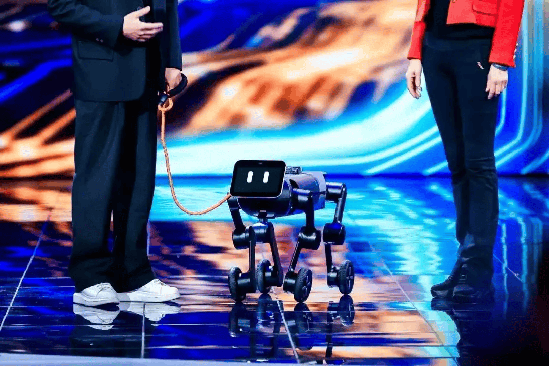 方向最火中企霸场机器人全明星乱斗暴走2万步逛CES2026:9大(图6) 方向最火中企霸场机器人全明星乱斗暴走2万步逛CES2026:9大(图6)