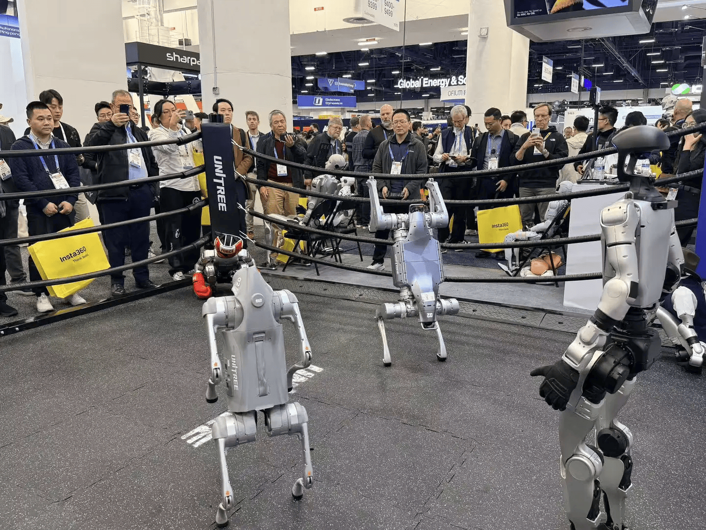 方向最火中企霸场机器人全明星乱斗暴走2万步逛CES2026:9大(图80) 方向最火中企霸场机器人全明星乱斗暴走2万步逛CES2026:9大(图80)