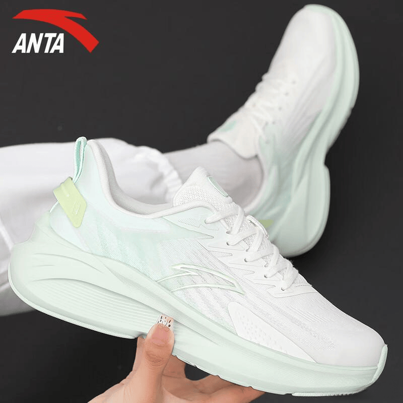 10款高性价比又舒适的跑步鞋！跑步鞋女哪个牌子好？测评官推荐(图5)